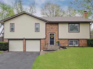 1415 W Sheridan St, Olathe, KS 66061