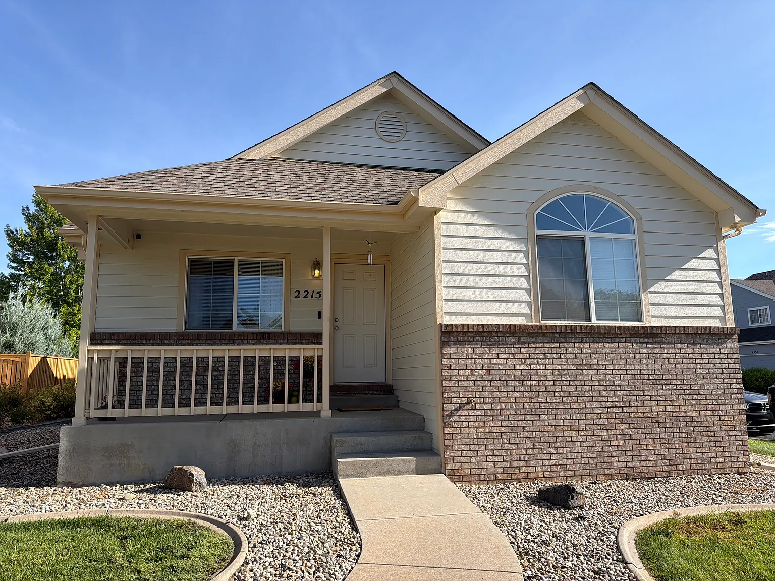 3 bed, 1246 sqft, $2,300 — Photo 1