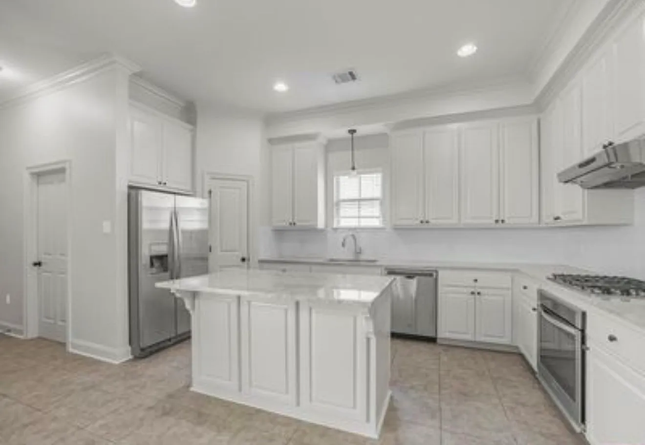 4 bed, 2102 sqft, $3,000 — Photo 4