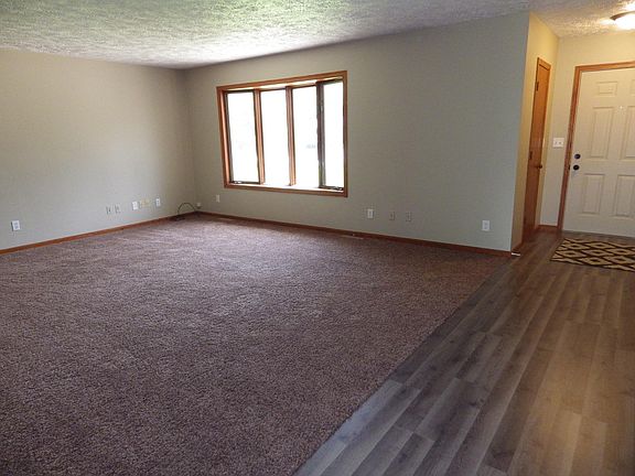 2nd image of 1050 E 5th St