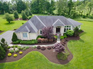 14 Jumper Rd, Dallas, PA 18612