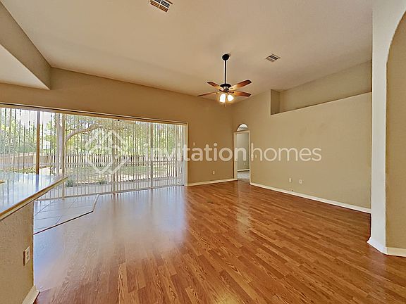 3rd image of 10750 Deerberry Dr