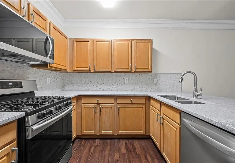 5662 Lawley Dr — Photo 11