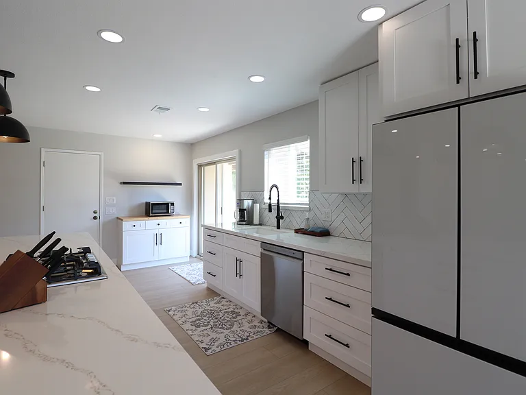 586 Poppy Ln — Photo 11