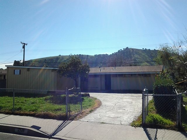 1st image of 2536 Leebe Ave
