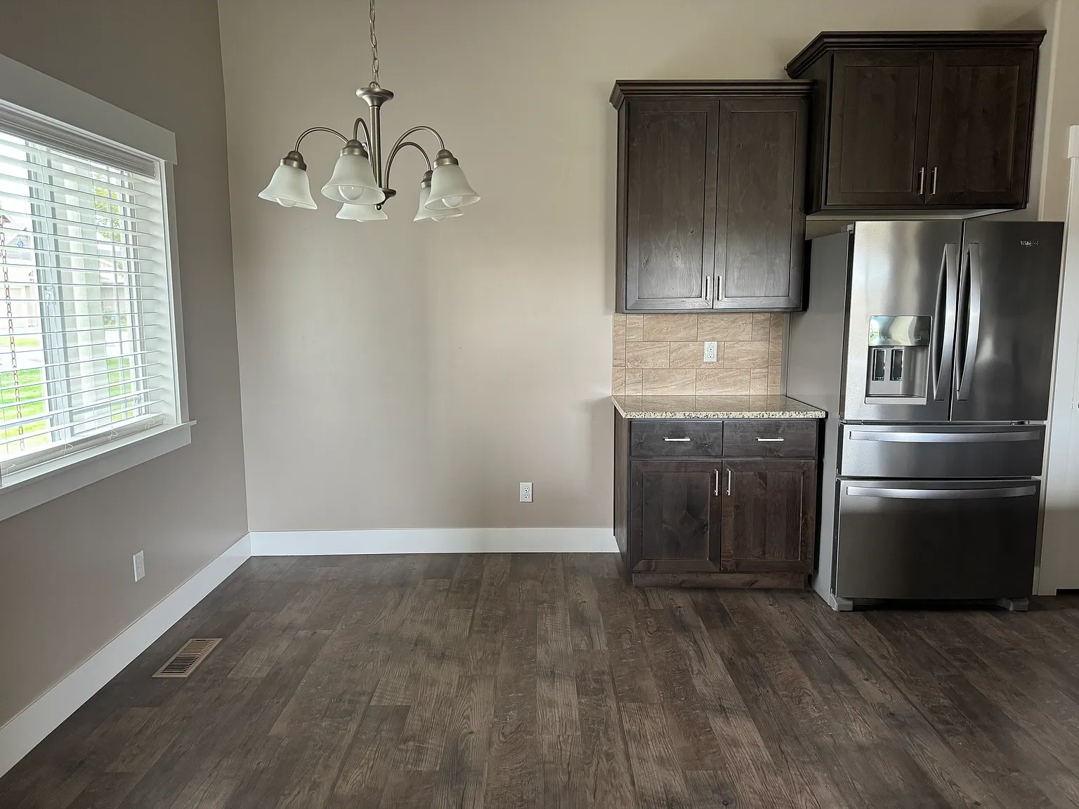 3 bed, 2104 sqft, $3,500 — Photo 4