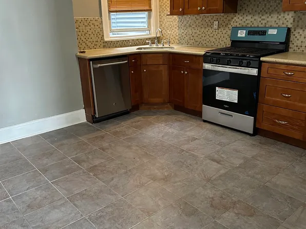 81 Newman Avenue image 4 of 13