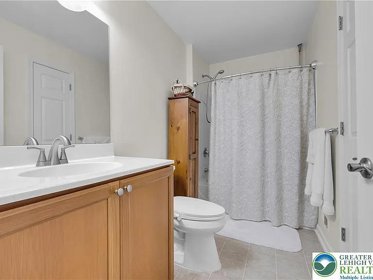 991 King Way — Photo 35