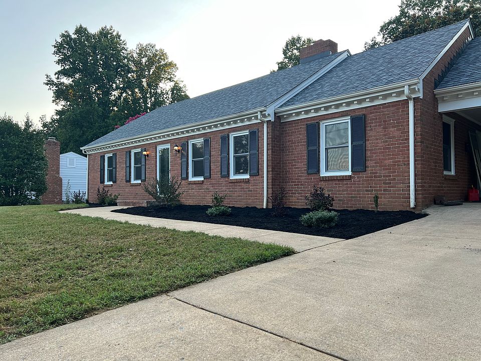 1st image of 2405 Mimosa Dr