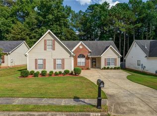 344 Shadetree Ln, Lawrenceville, GA 30044