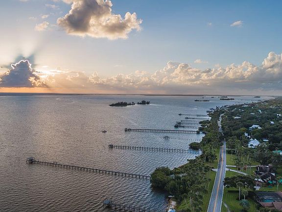 3rd image of 14041 Indian River Drive