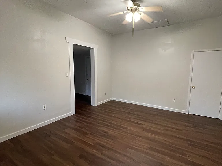 620 S Fredonia St #1A — Photo 1