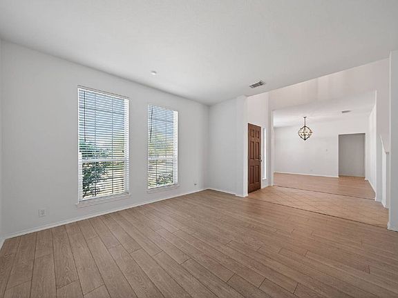 5th image of 510 Wildberry Ct