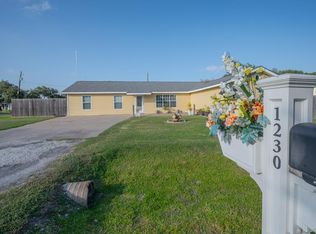 1230 Redbird Dr, Rockport, TX 78382