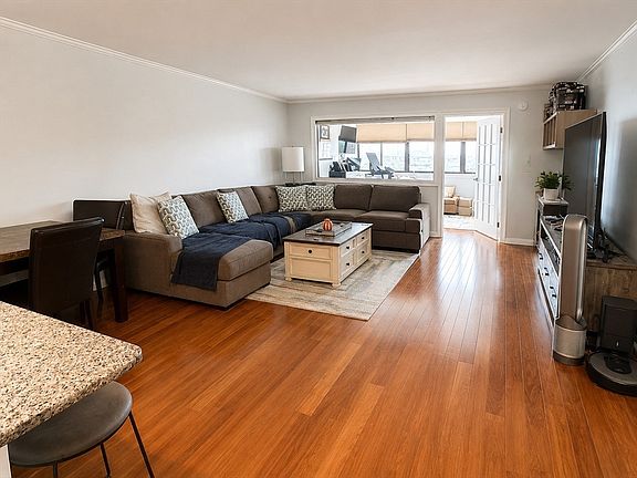 2nd image of 8 Whittier Pl APT 8B