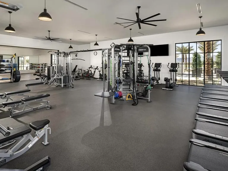 11138 N San Clemente St — Photo 41