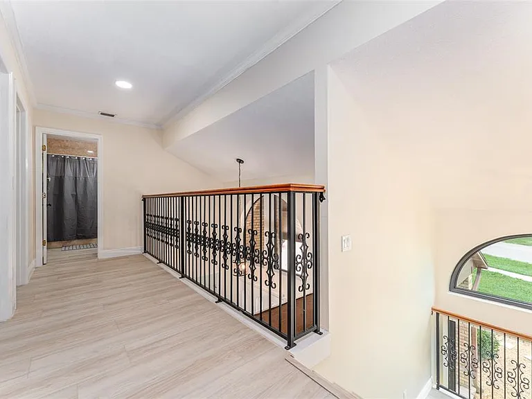 6151 Silver Oaks Dr — Photo 46