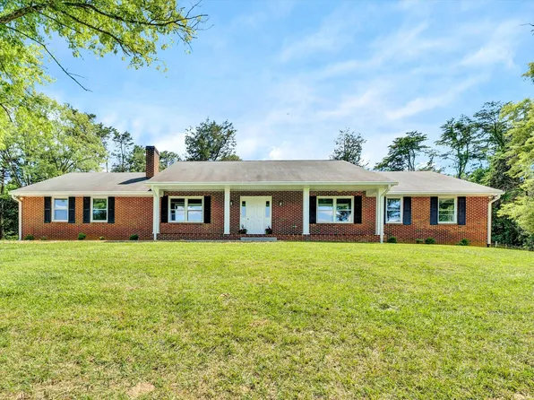 3587 Brughs Mill Rd, Fincastle, VA 24090