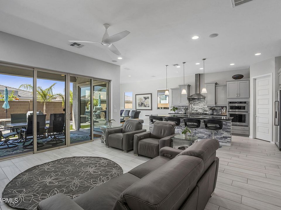 1st image of 2827 E DONALD Drive