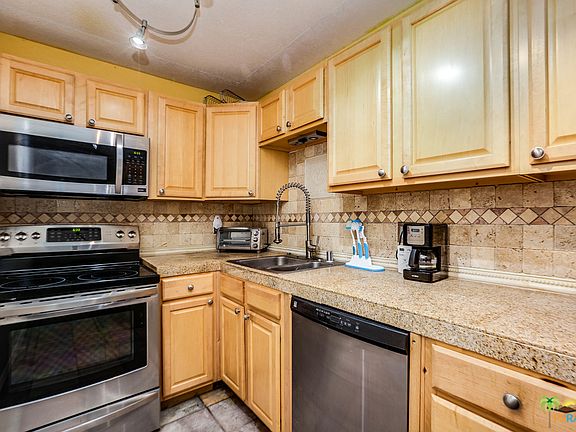 4th image of 2820 N Arcadia Ct #209