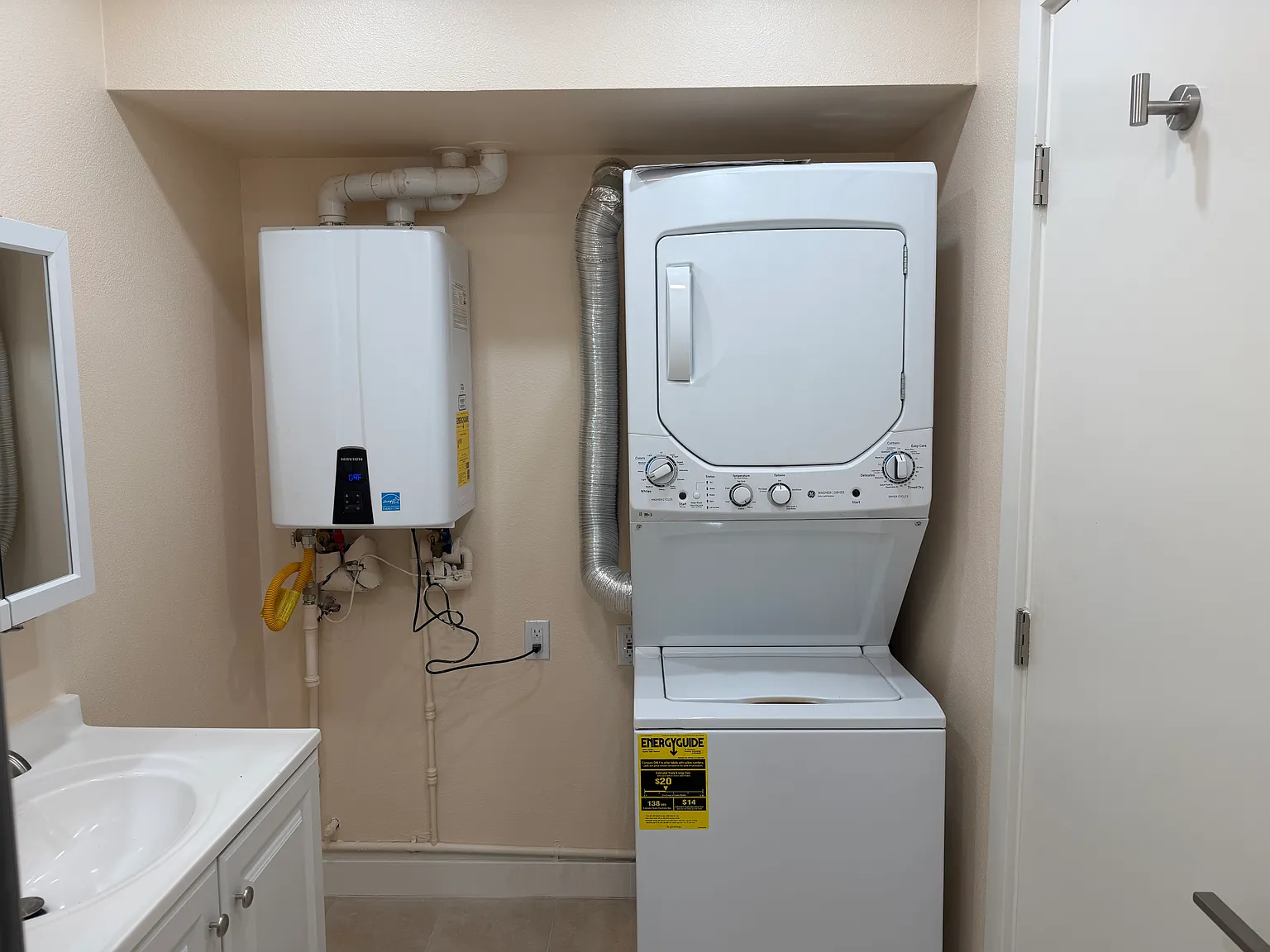 1 bed, 253 sqft, $2,000 — Photo 2