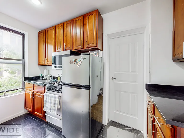 86 E 4th St #13 — Photo 3