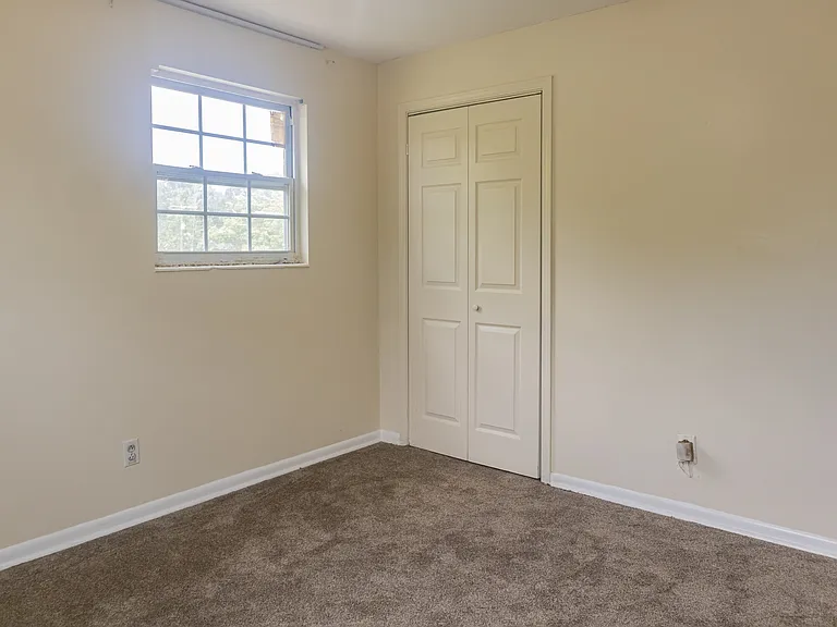 5039 Winchester Dr S — Photo 11