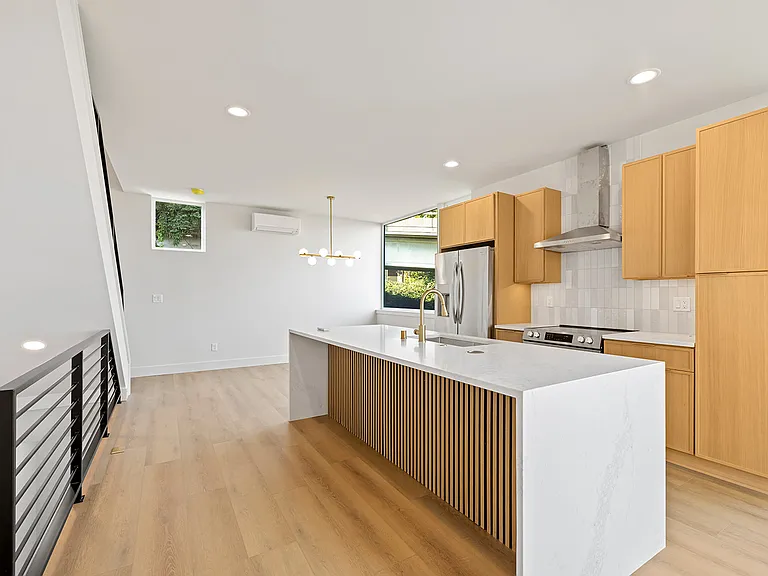 3018 SW Orleans St — Photo 5