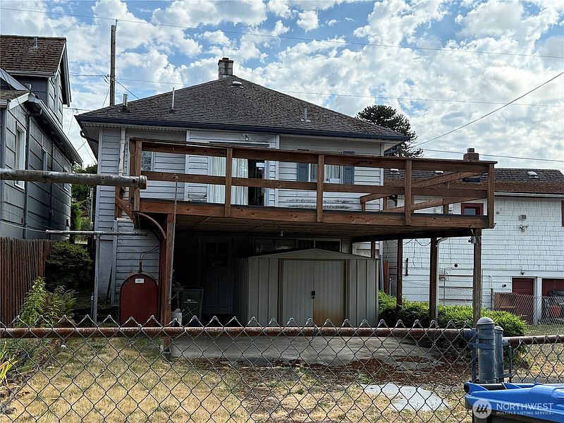 3rd image of 1940 4th Street