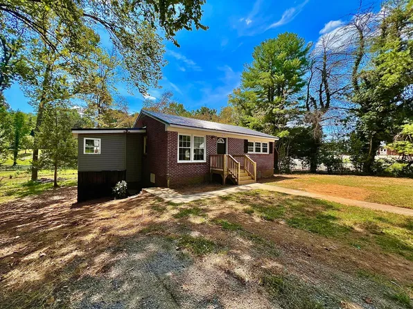 429 Bluegrass St, Chase City, VA 23924