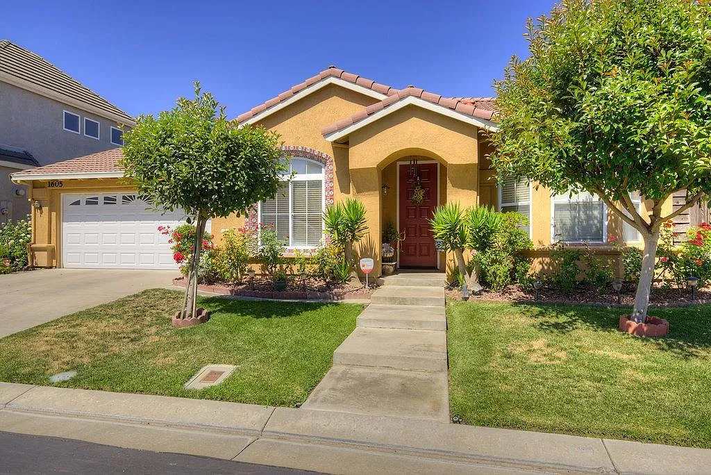 1605 Linnea Ln photo 1