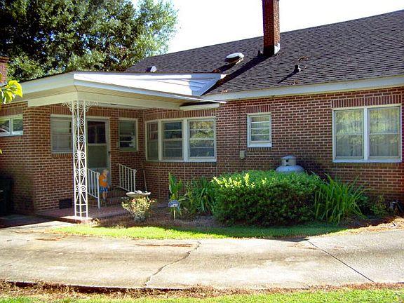 3rd image of 617 N Caswell St