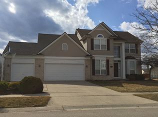 1023 Shetland Dr, South Lyon, MI