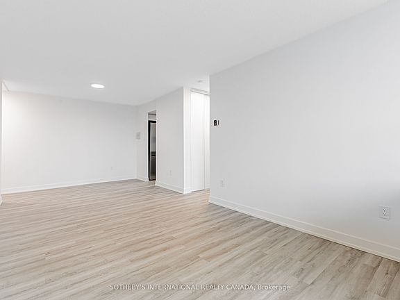 5th image of 201 Sherbourne St #N0104