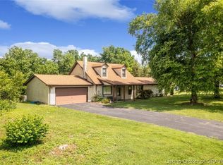 828 Yenowine Ln, Georgetown, IN 47122