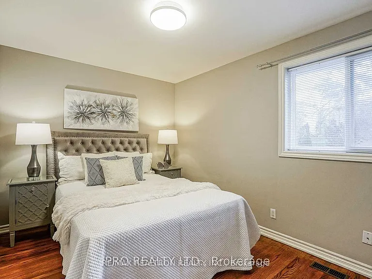 16 Cresthaven Dr — Photo 17