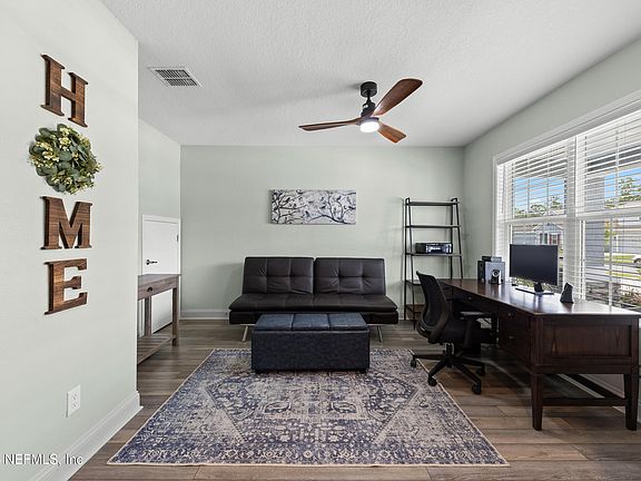 5th image of 3213 CROCUS Lane