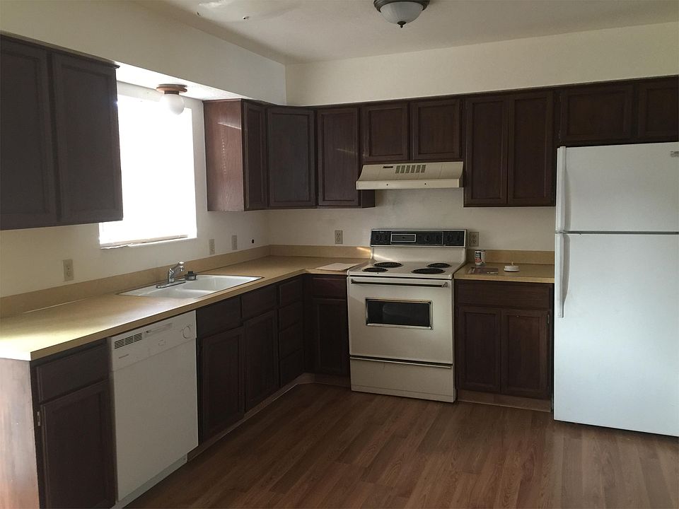 2nd image of 217 13th St APT 7