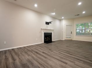 14314 Climbing Rose Way APT 102, Centreville, VA 20121