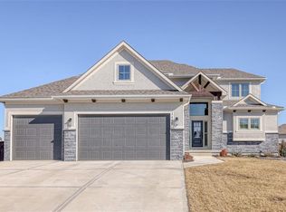 1100 SW Brookside Ct, Blue Springs, MO 64064