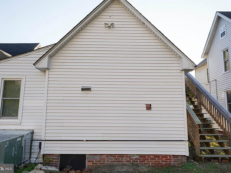 231 Newton St #A — Photo 5