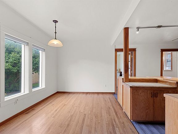 5th image of 1022 Sherwood St