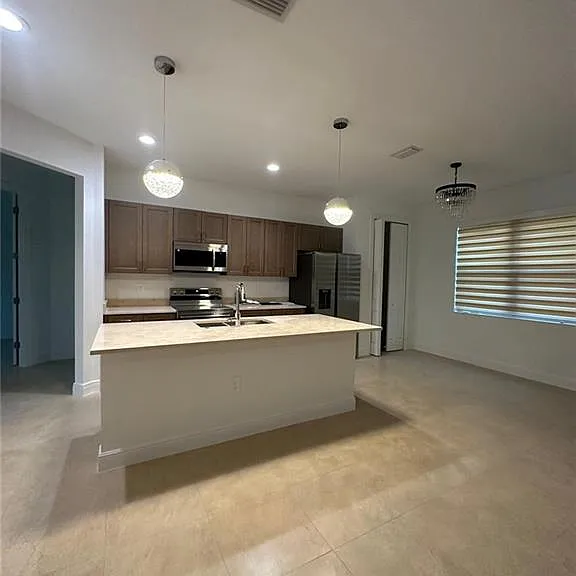 2167 Della Dr — Photo 3