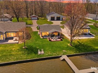 547 Eagle Point Rd, Lake Odessa, MI 48849
