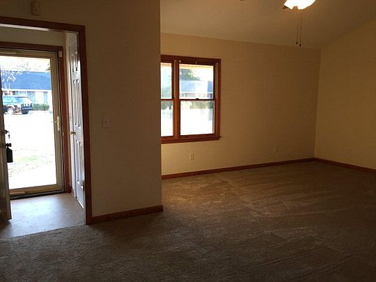 2nd image of 2460 Edmunds Dr