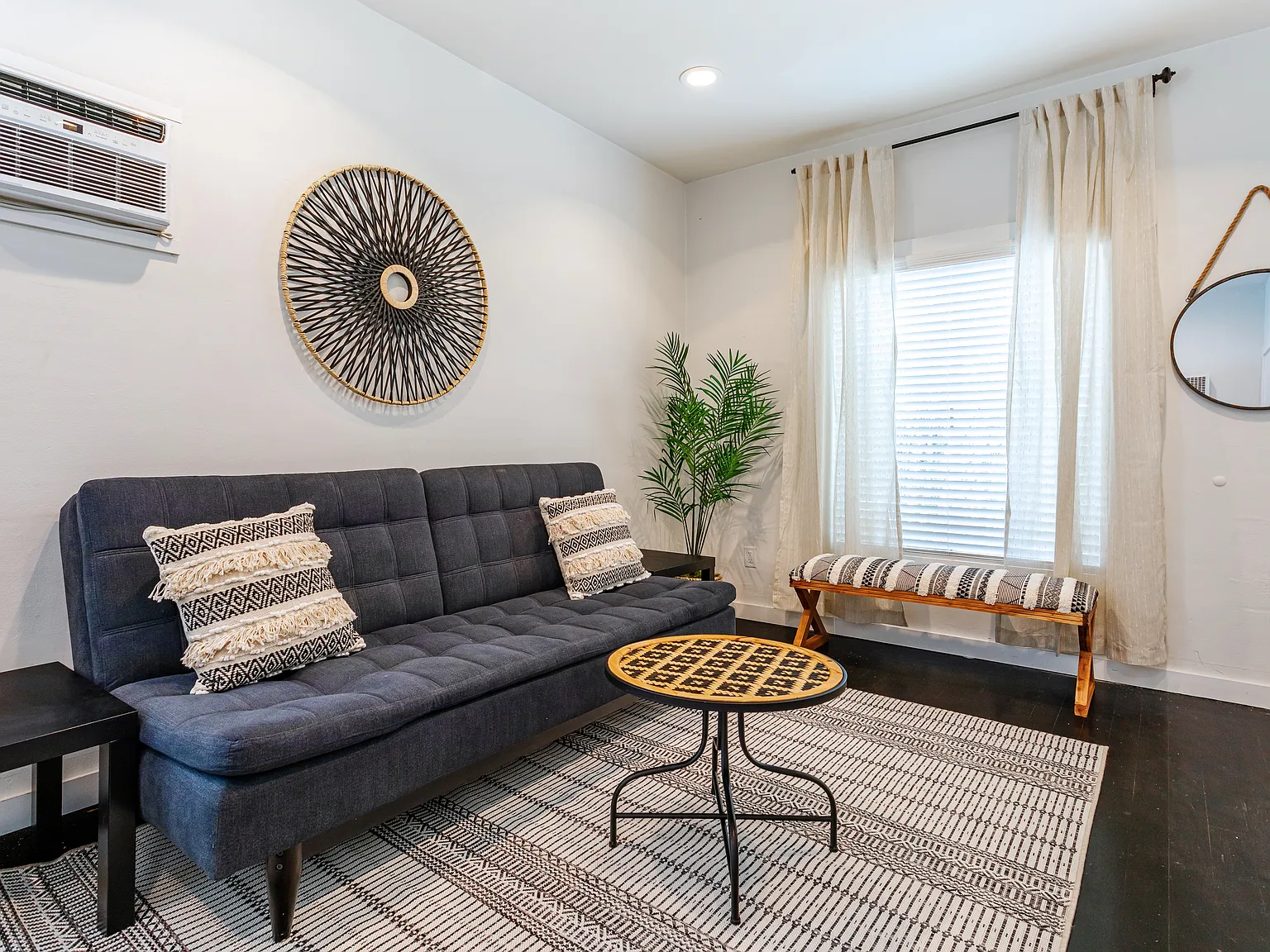 1 bed, 650 sqft, $3,300 — Photo 4