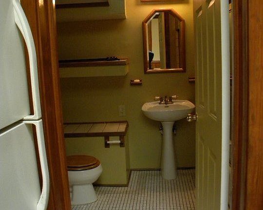 2nd image of 602 S Elm St APT 3