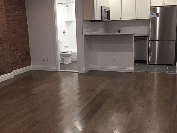 3rd image of 139 W 74th St APT 3B