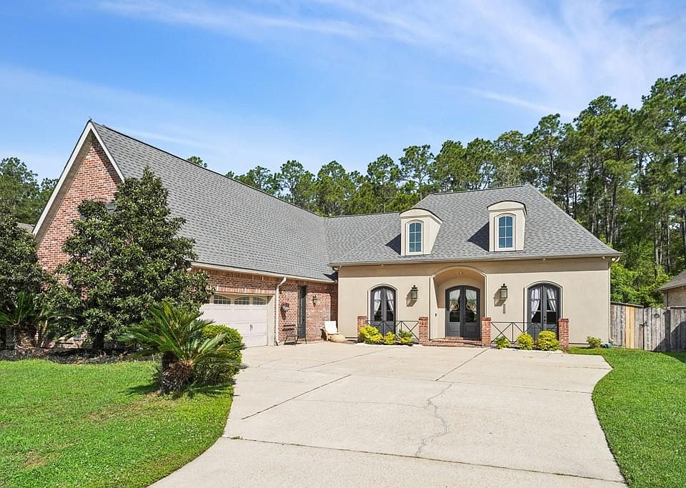 1st image of 205 Grande Maison Blvd