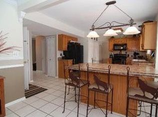 1141 Sandhurst Ln, Carol Stream, IL 60188